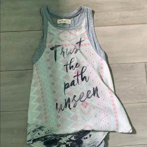 Sleeveless tank, flows